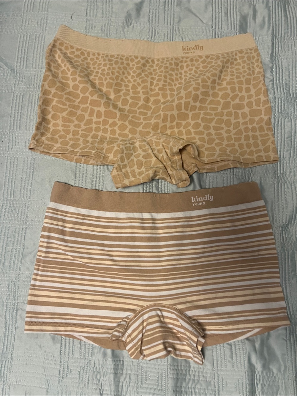 Kindly Yours Women’s Beige/White Patterned Boyshort Panties 2-Pack‎ NWOT